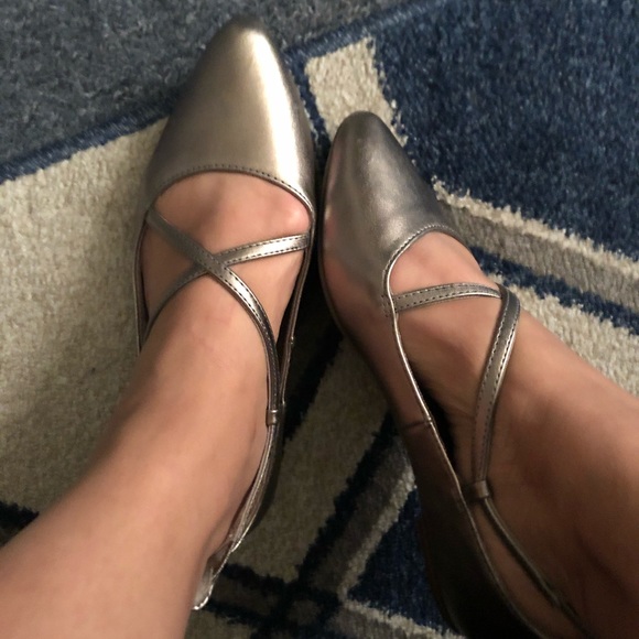 Gap Criss Cross Flats, 8 | Color: Gold | - Picture 1 of 1